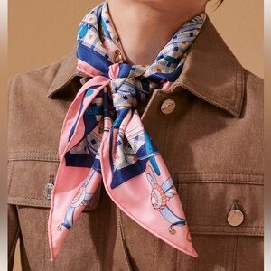 Fabulous Hermes scarf, in perfect condition with original box